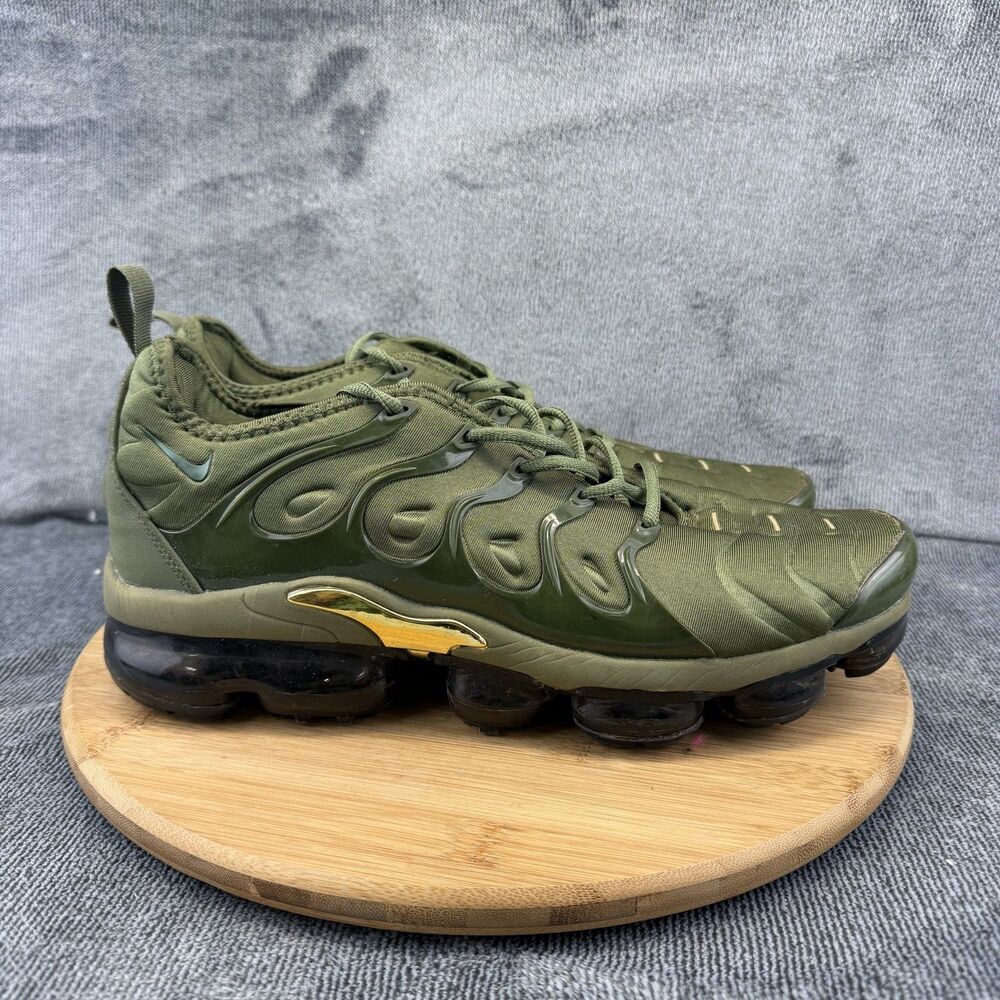 Nike Air Vapormax Plus Shoes Mens Size 11 Green Running Sneakers 924453-013